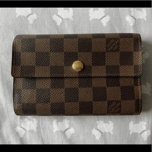 Louis Vuitton Medium Trifold Wallet